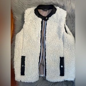 Armani exchange women’s shearling style fur vest reversible sz M